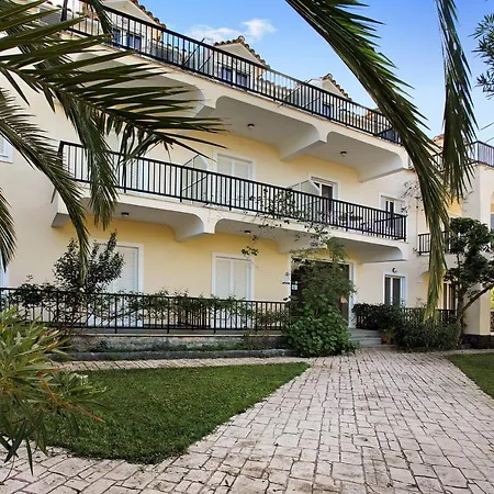 Dolphin 8 Apartamento *